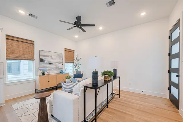 $399,990 | 9437 Pembrook Street, Houston, TX 77016