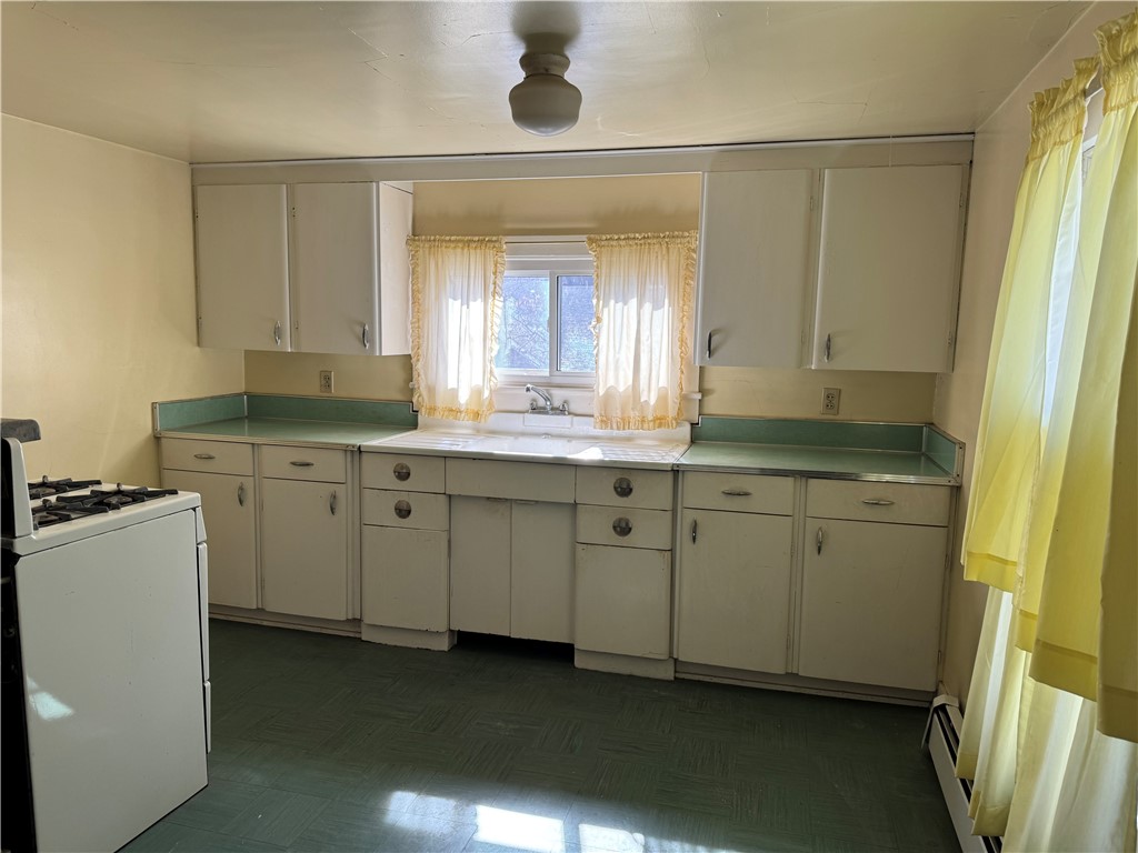 196 West Pulteney Street Corning, NY 14830 - Photo 8 of 18
