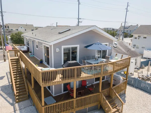 $1,295,000 | 4028 Ocean Drive, Unit 2, Avalon, NJ 08202
