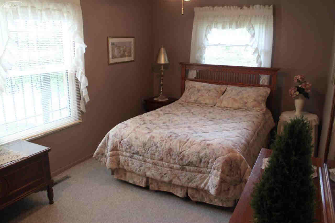 8439 Coldwater Road Flushing, MI 48433 - Photo 28 of 43 21202755-27.JPG