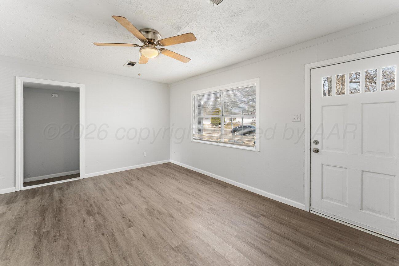 513 Southwest 45th Avenue Amarillo, TX 79110 - Photo 7 of 43 Color-5
