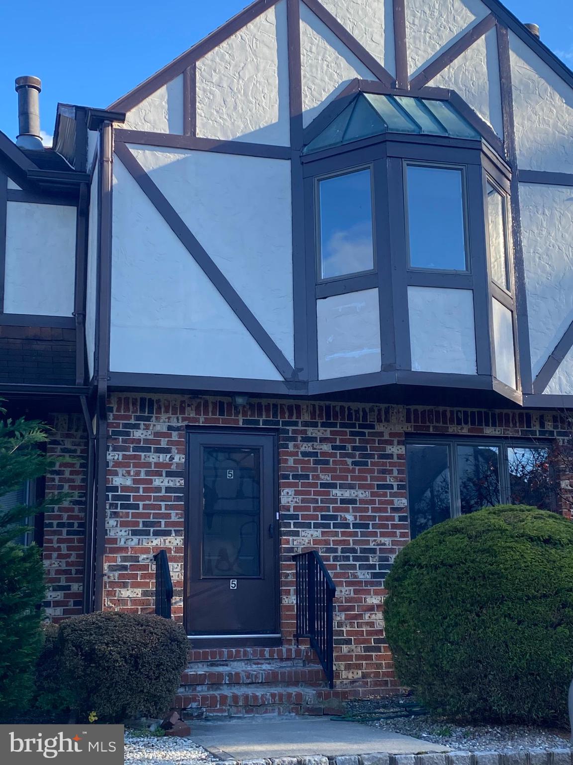 5 Balamor Lane Ewing, NJ 08628 - Photo 1 of 20