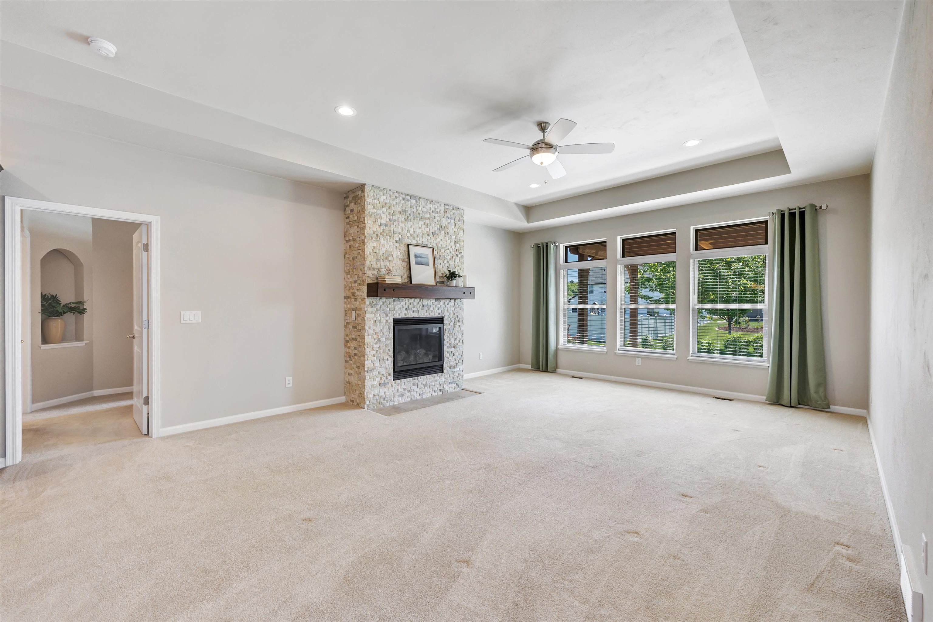 210 Bedford Road Green Bay, WI 54311 - Photo 10 of 46