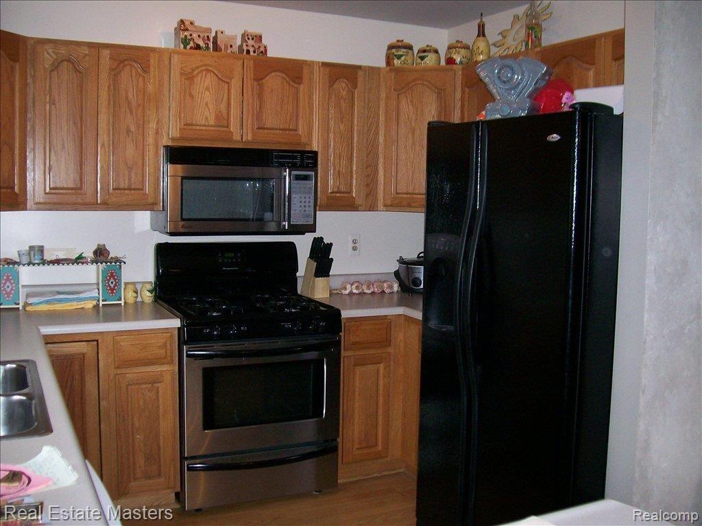 8525 Cribbins Road Jeddo, MI 48032 - Photo 2 of 4 KITCHEN