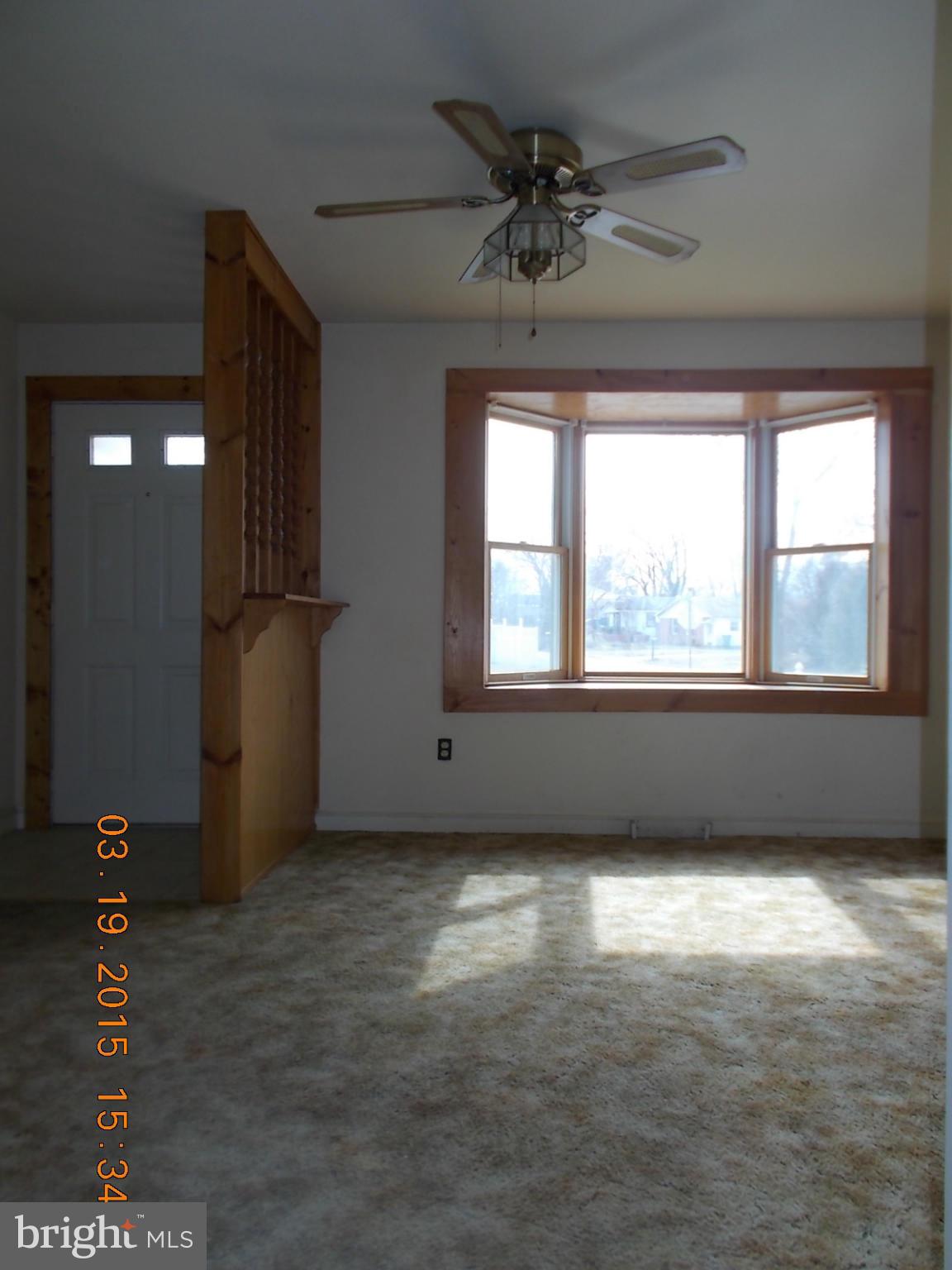 7 Mills Road Gaithersburg, MD 20877 - Photo 9 of 15 Living Room