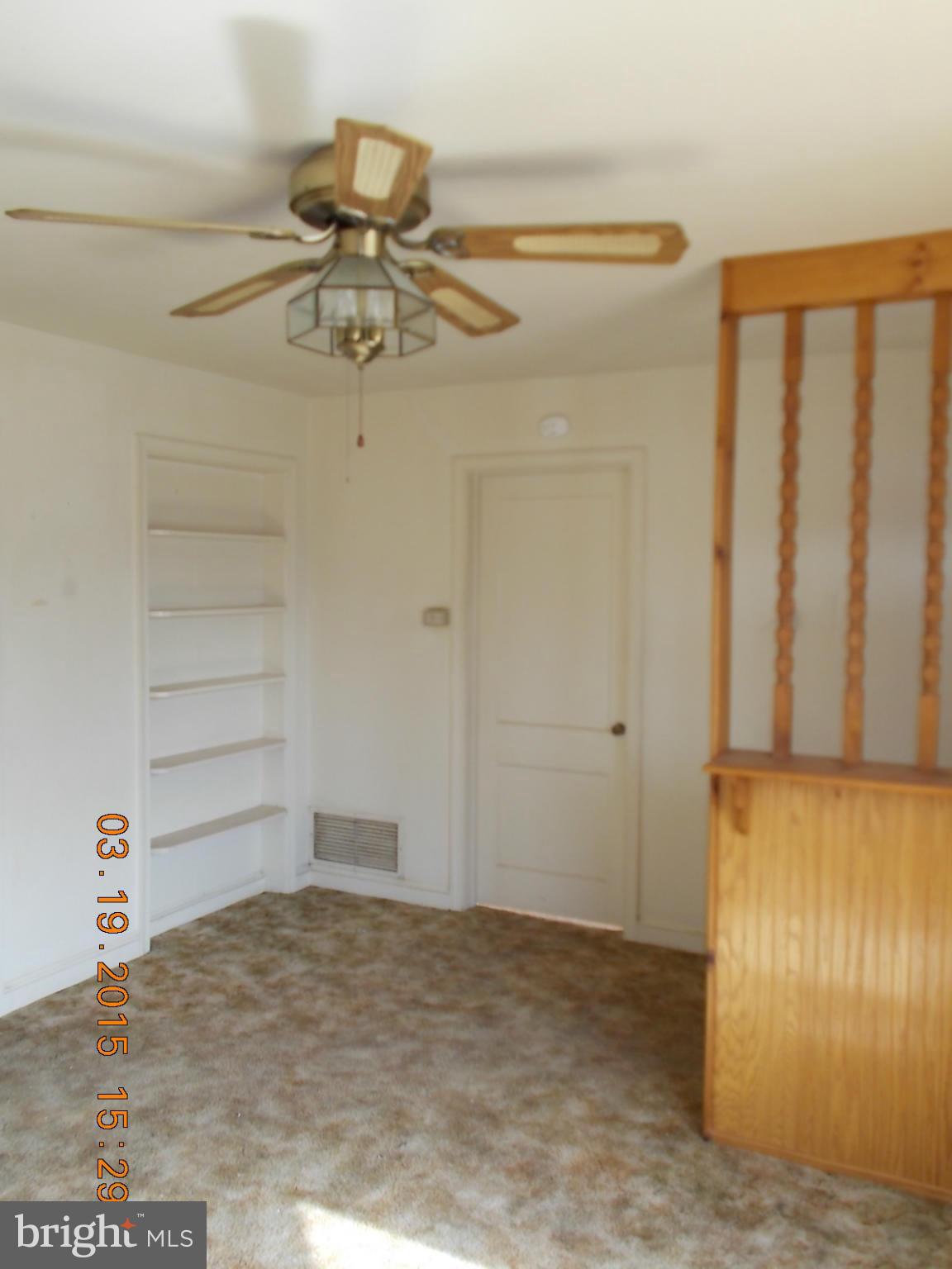 7 Mills Road Gaithersburg, MD 20877 - Photo 10 of 15 Living Room