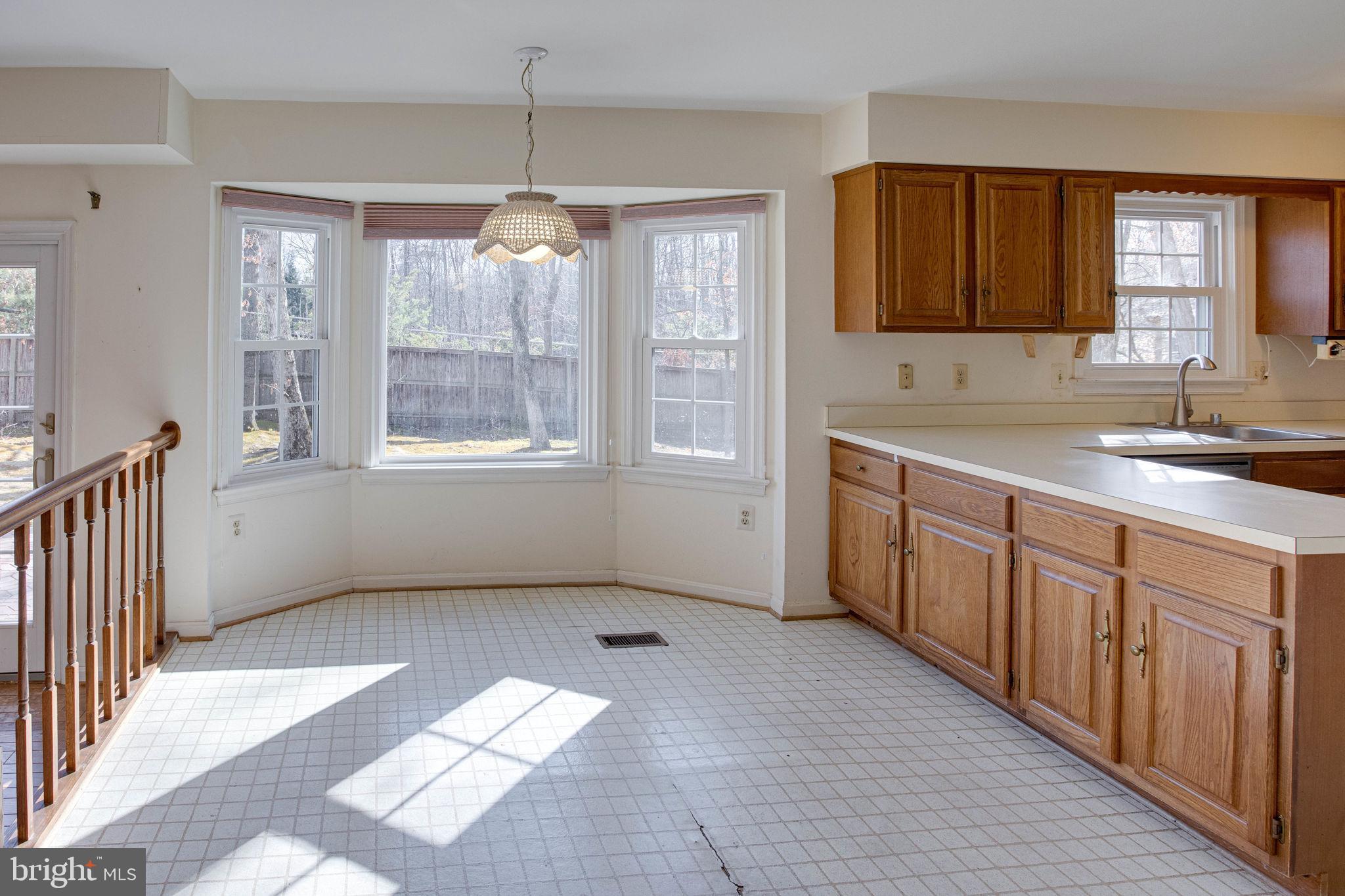 10128 Red Spruce Road Fairfax, VA 22032 - Photo 20 of 48 Eat In Kitchen Area