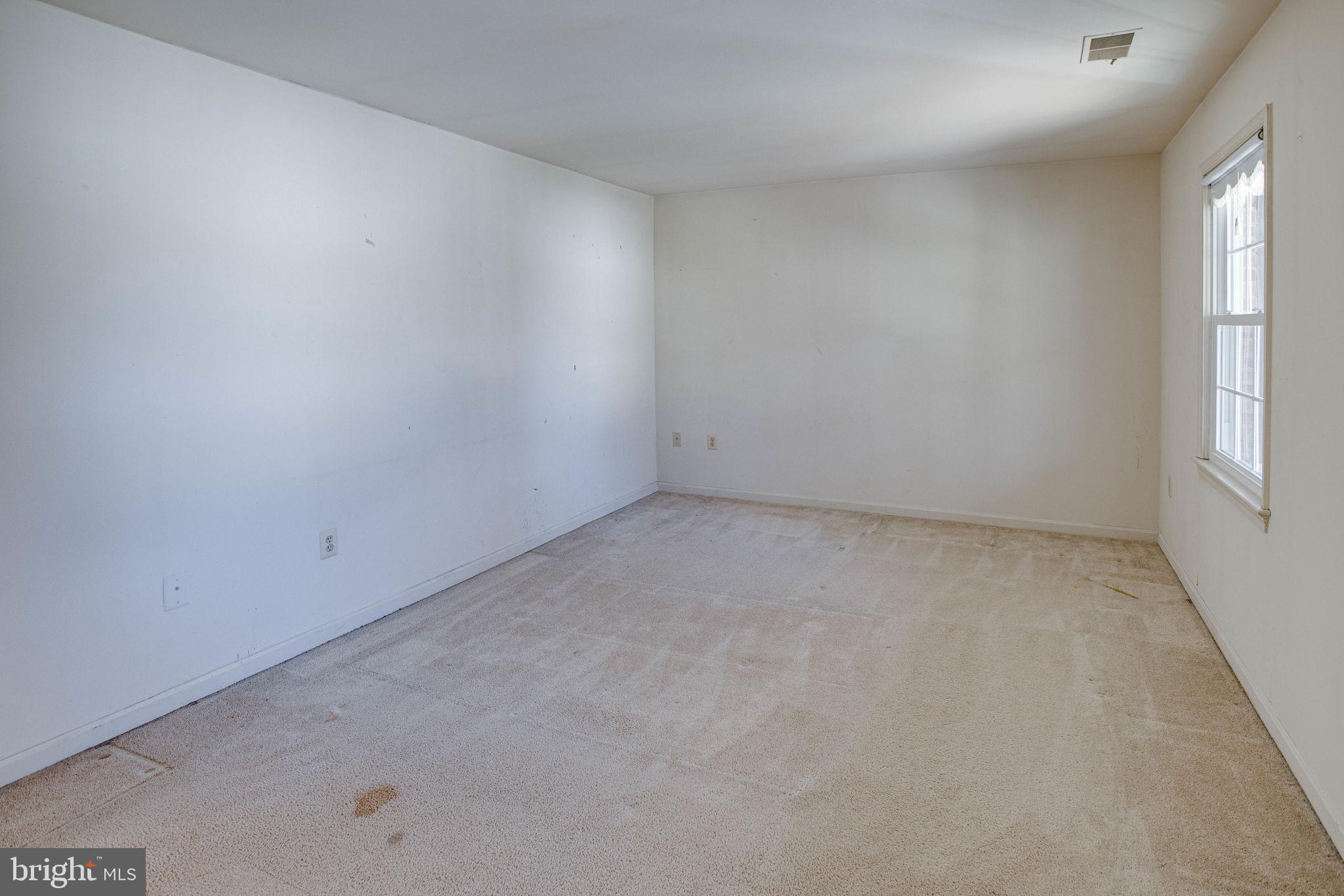 10128 Red Spruce Road Fairfax, VA 22032 - Photo 27 of 48 Office / Sitting Rm Off Master or opt 5th Br.