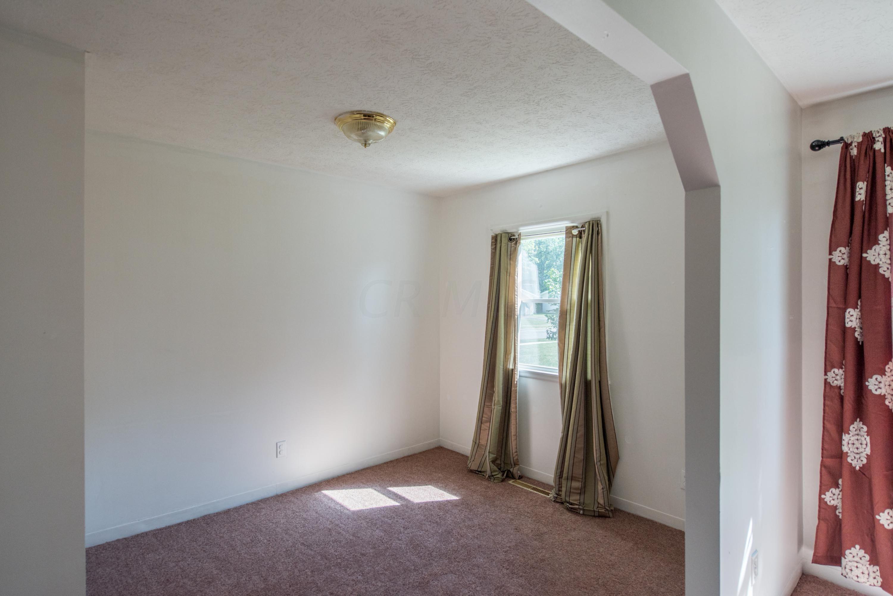 433 Darbyhurst Road Columbus, OH 43228 - Photo 11 of 33 Gallery Image 11