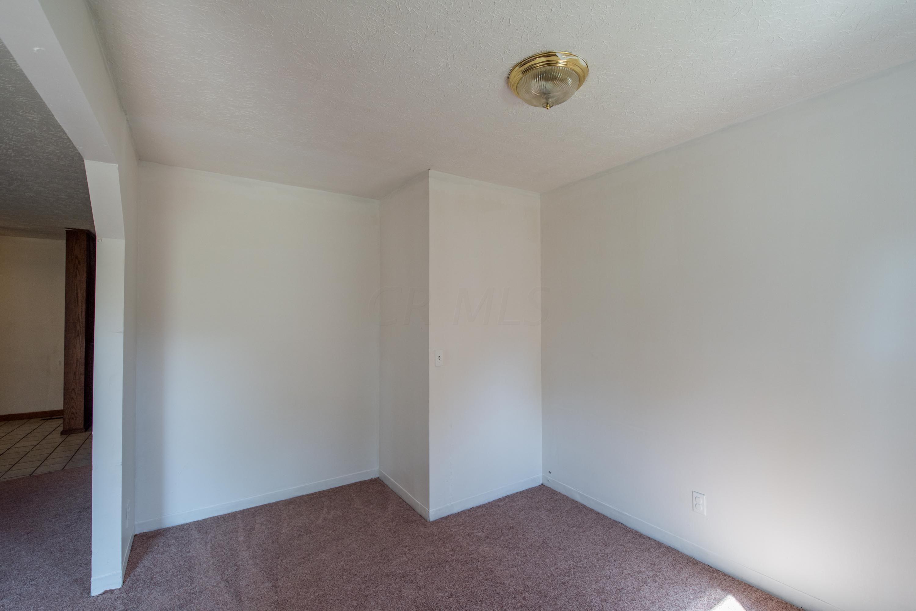 433 Darbyhurst Road Columbus, OH 43228 - Photo 12 of 33 Gallery Image 12