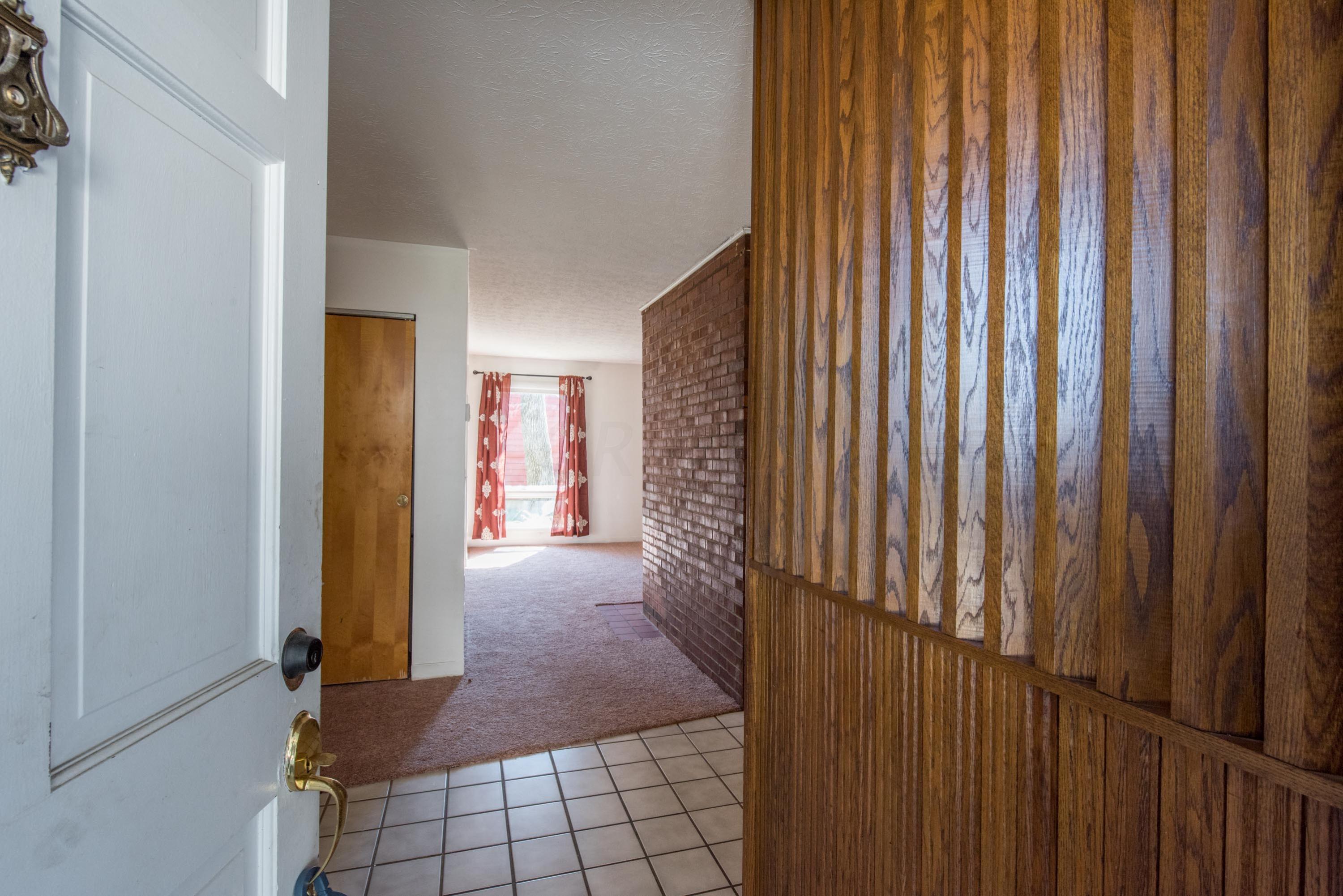 433 Darbyhurst Road Columbus, OH 43228 - Photo 3 of 33 Gallery Image 3