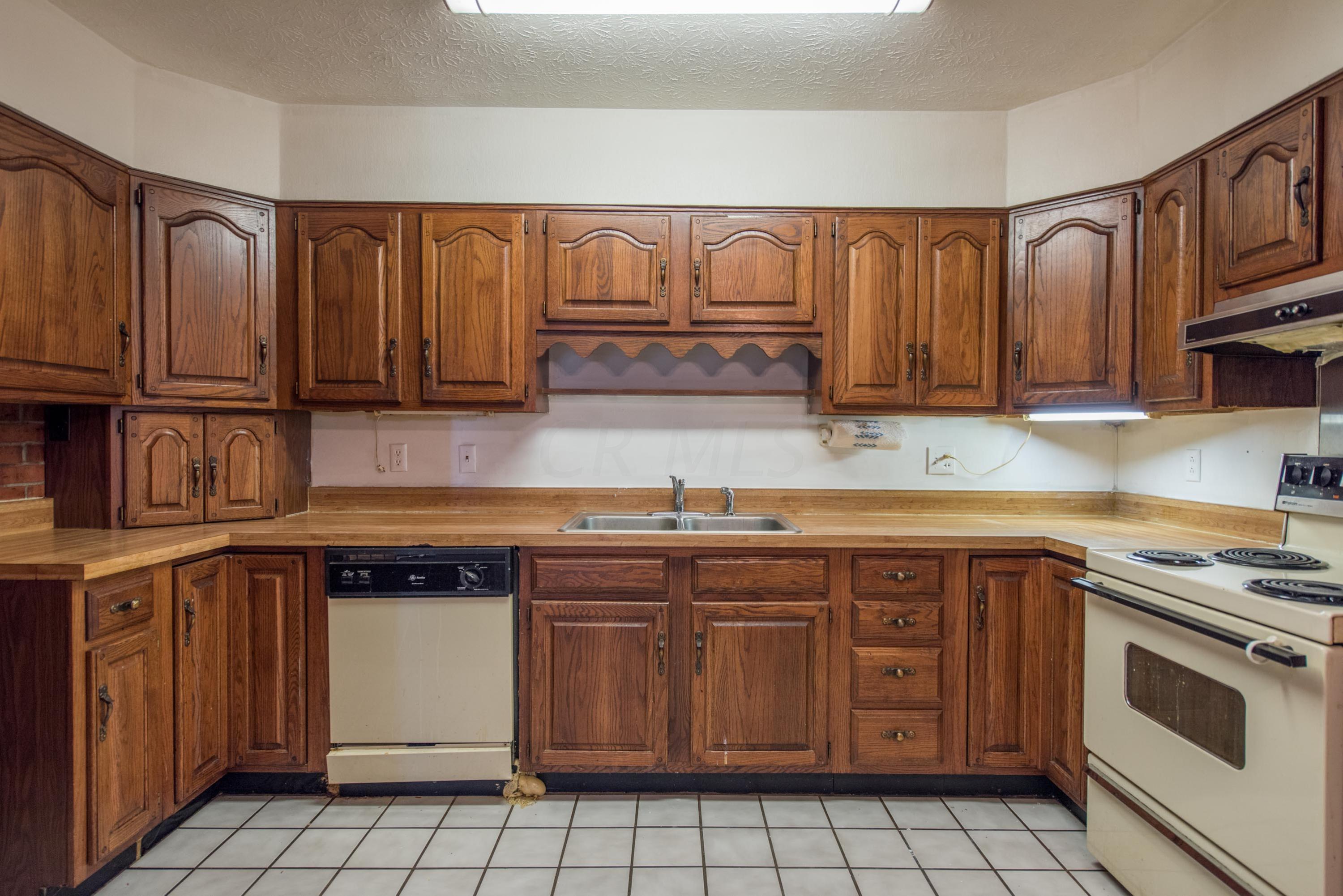 433 Darbyhurst Road Columbus, OH 43228 - Photo 5 of 33 Gallery Image 5