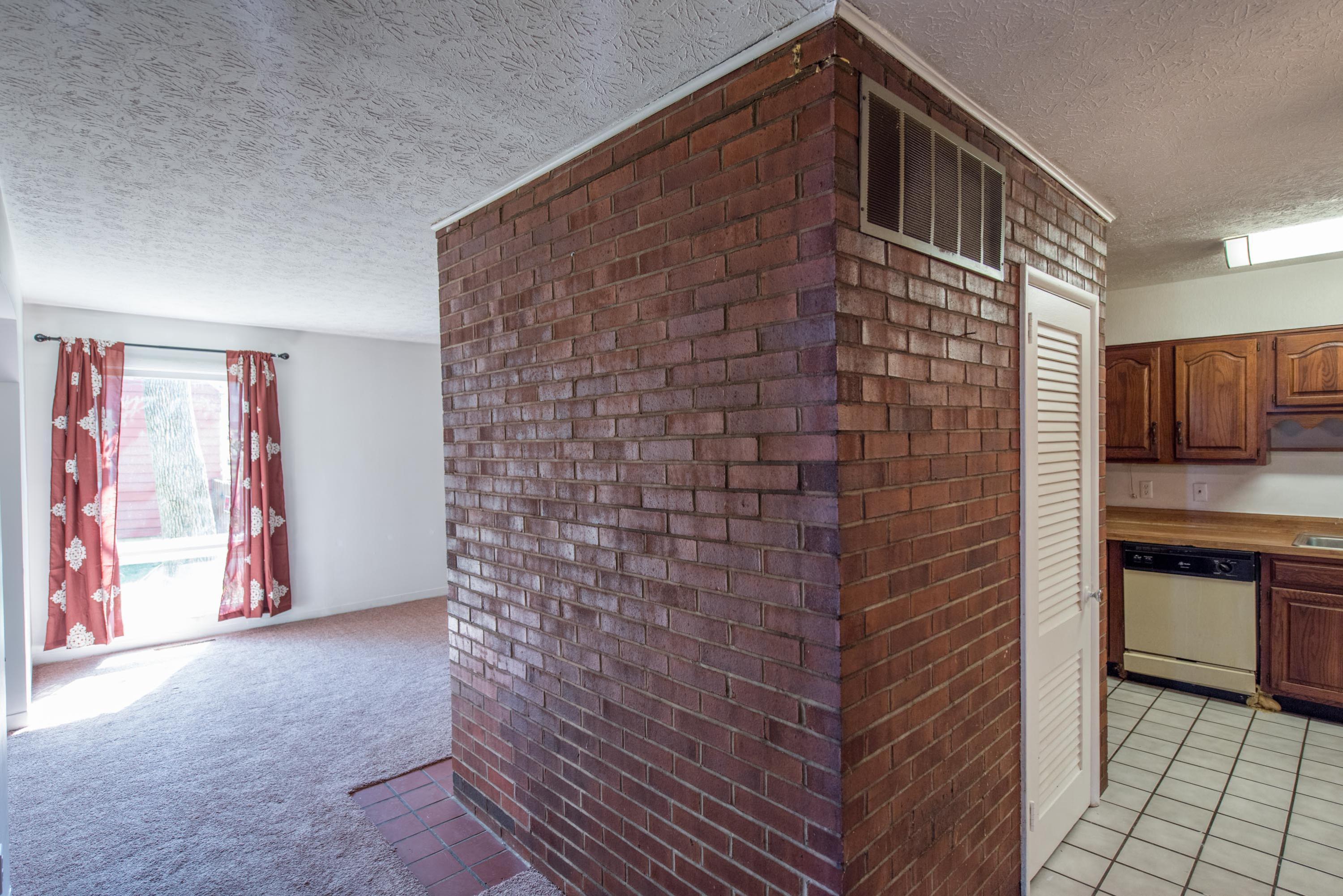 433 Darbyhurst Road Columbus, OH 43228 - Photo 8 of 33 Gallery Image 8