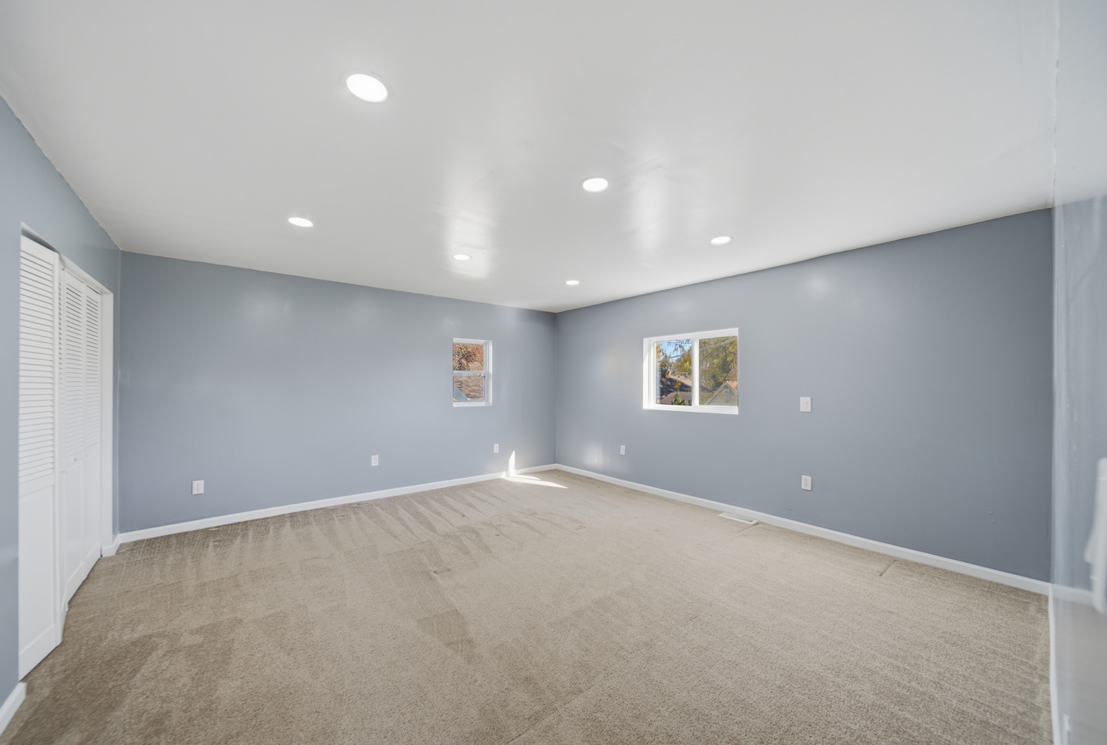 503 West Winfield Street Morrison, IL 61270 - Photo 14 of 22 a view of an empty room with a window