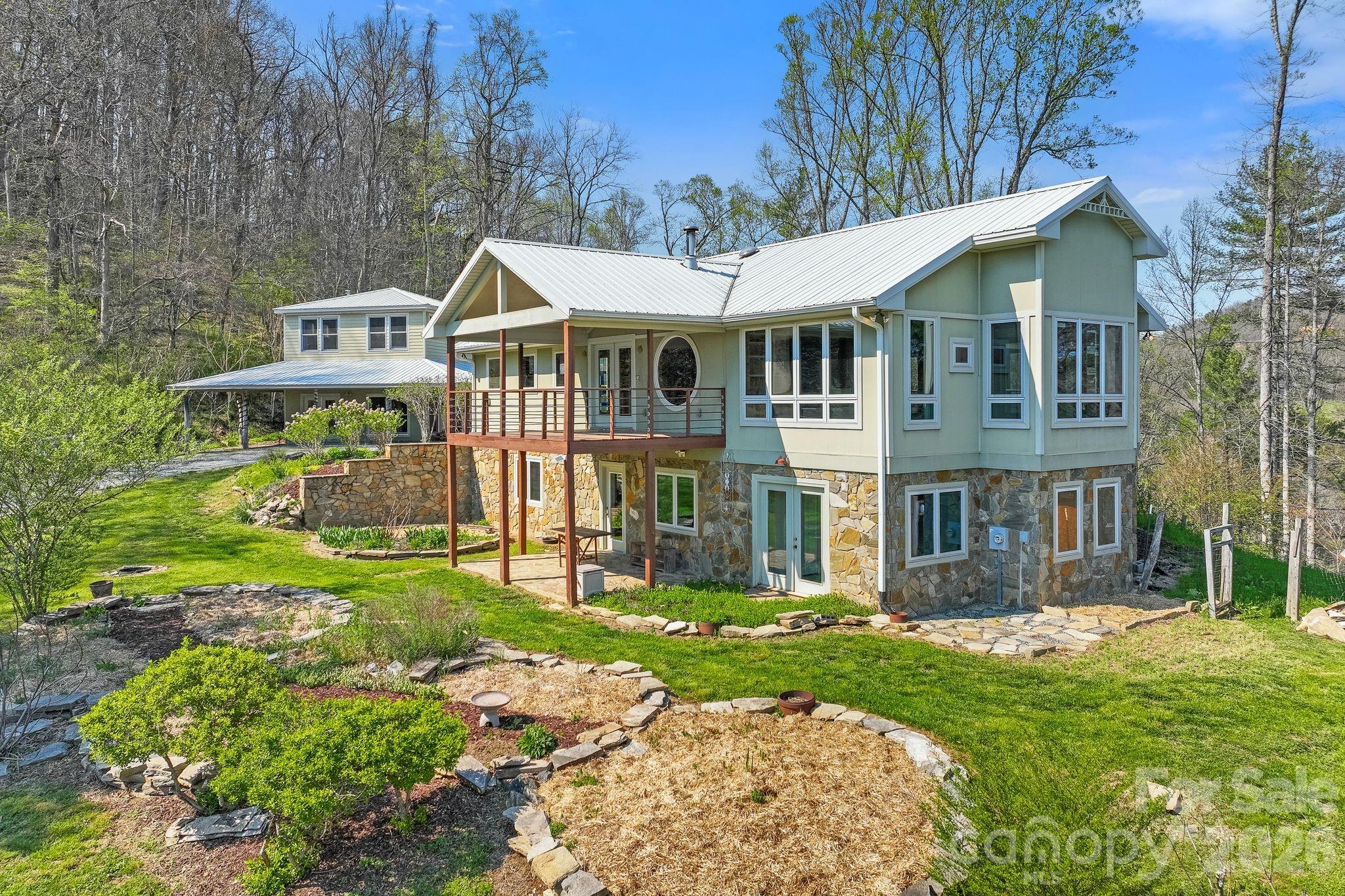 310 Burr Ridge Marshall, NC 28753 - Photo 1 of 46