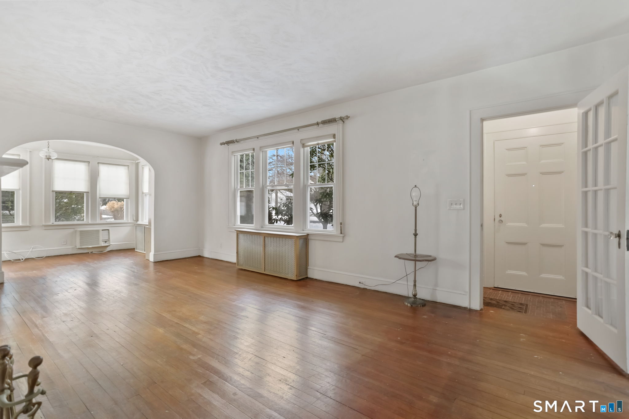 327 Meadowbrook Road Fairfield, CT 06824 - Photo 3 of 10