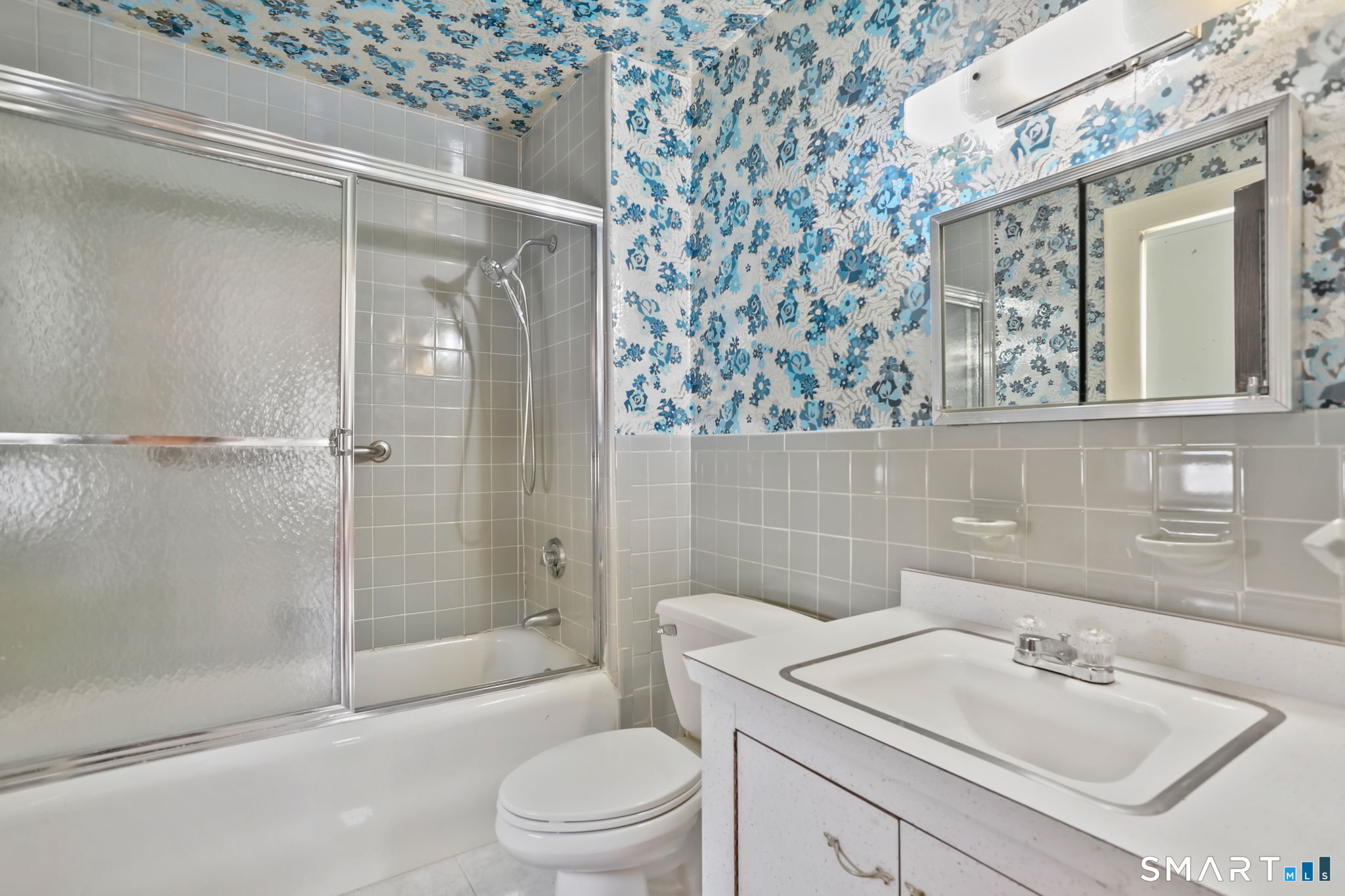 327 Meadowbrook Road Fairfield, CT 06824 - Photo 8 of 10