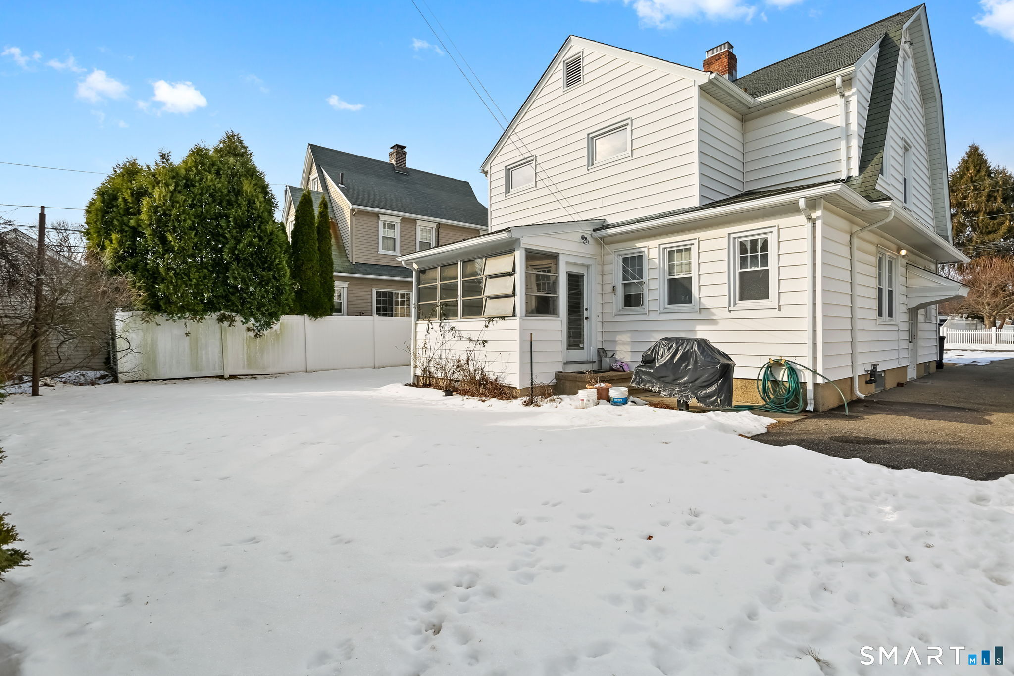 327 Meadowbrook Road Fairfield, CT 06824 - Photo 10 of 10