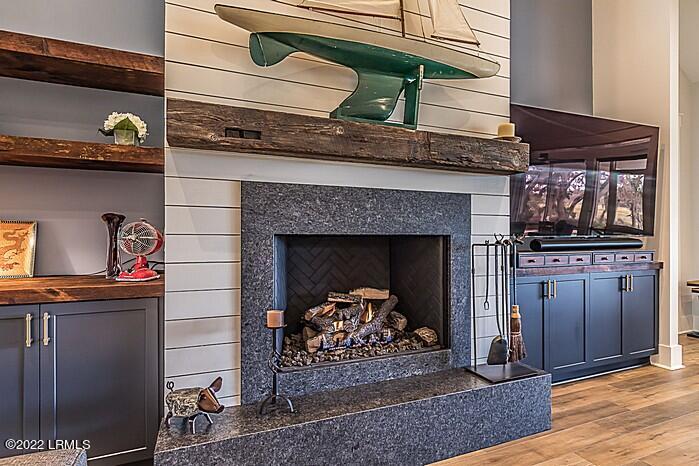 409 Brickyard Point Road South Beaufort, SC 29907 - Photo 7 of 50 12 Great room