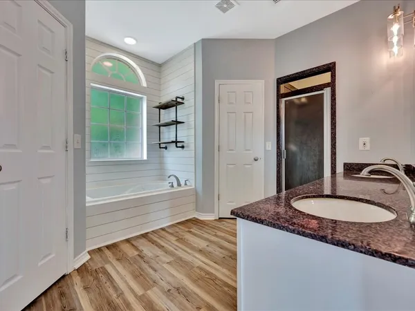 $349,000 | 448 Ashwood Bend, Lufkin, TX 75904