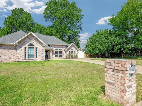 $349,000 | 448 Ashwood Bend, Lufkin, TX 75904