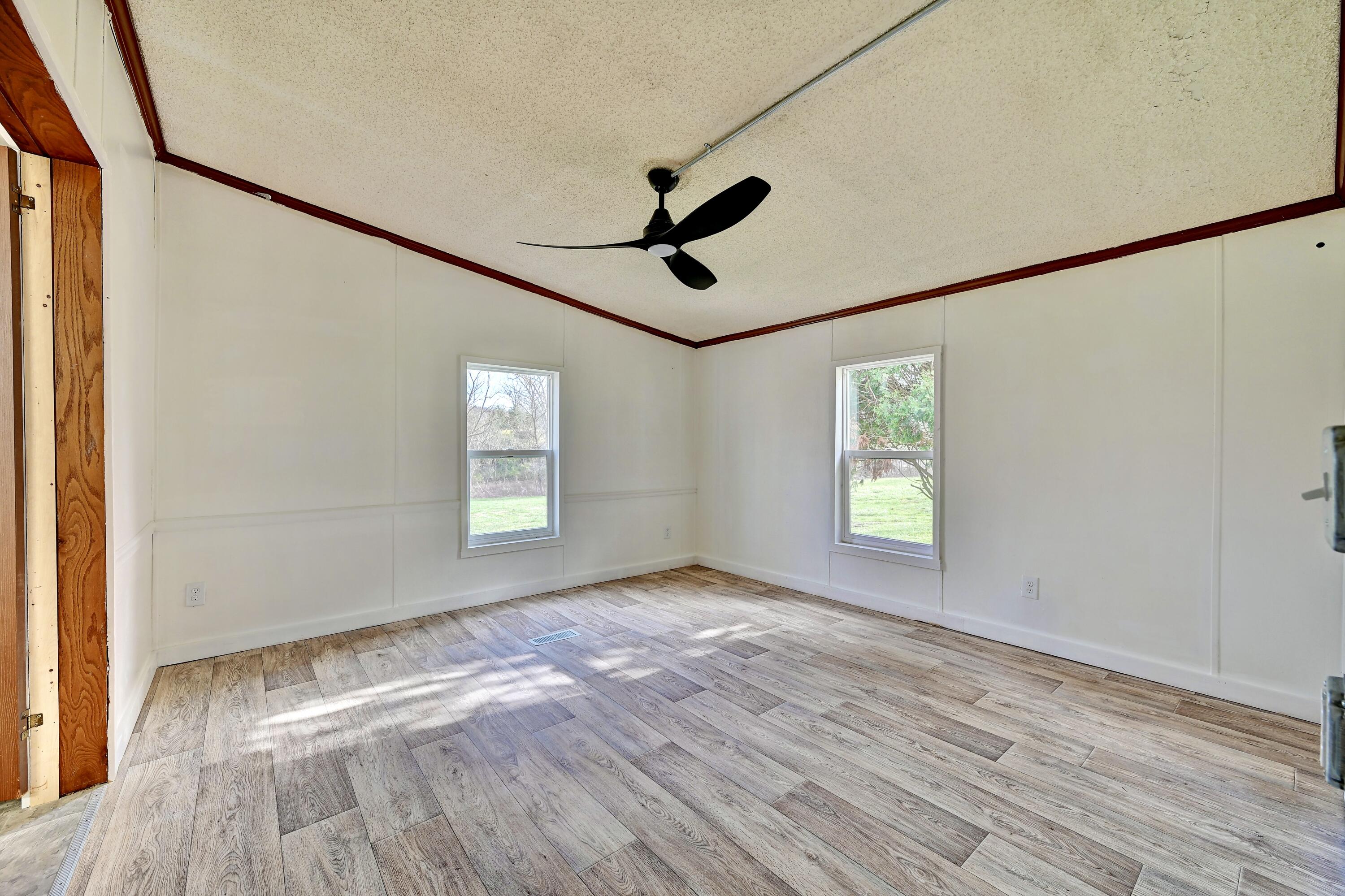 1030 Cross Rd Pike Corinth, KY 41010 - Photo 11 of 34