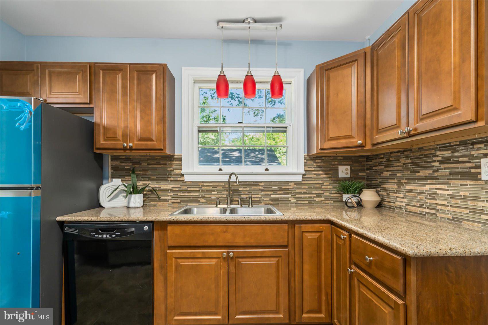 6513 Adelphi Road University Park, MD 20782 - Photo 15 of 55 Gallery Image 15
