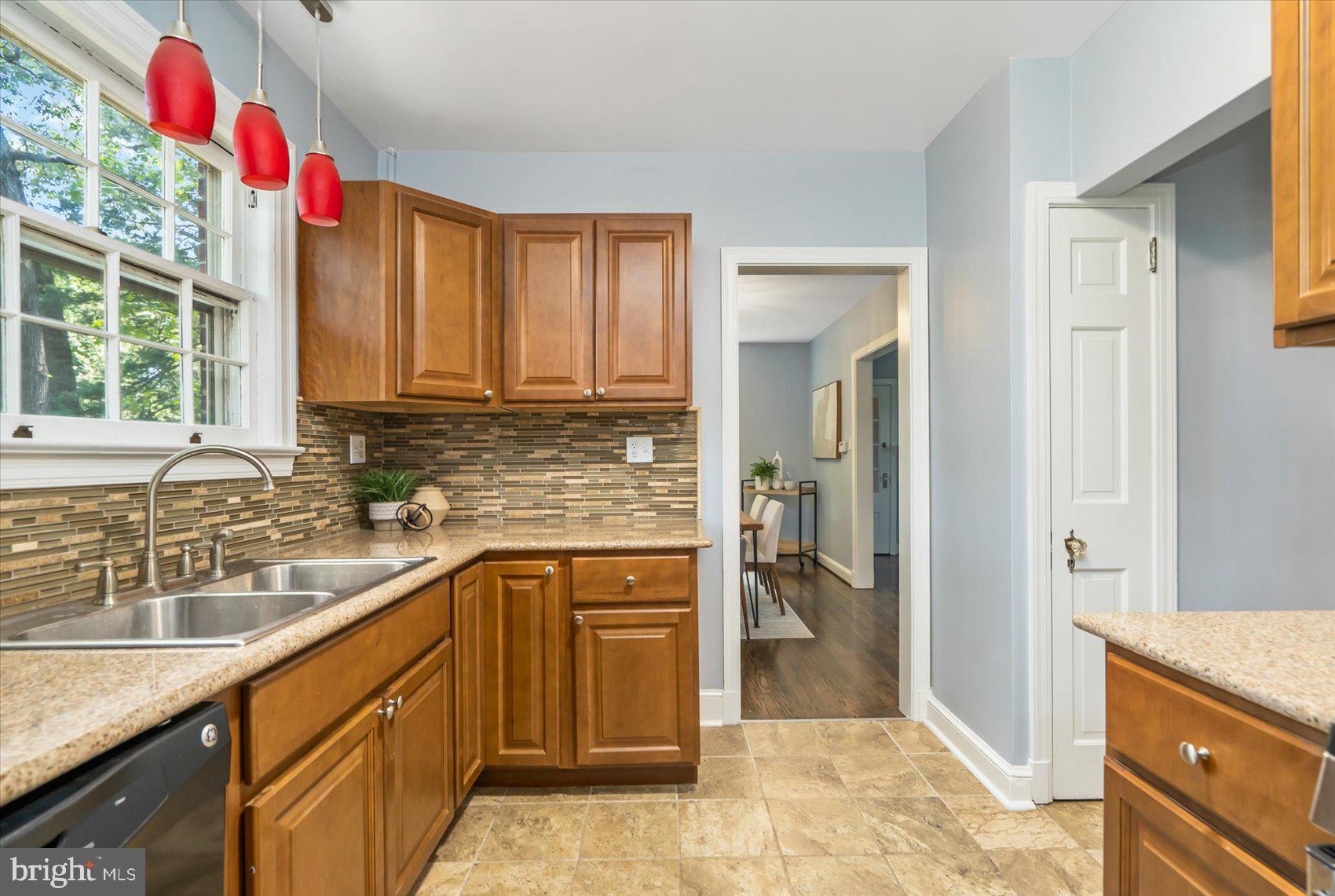 6513 Adelphi Road University Park, MD 20782 - Photo 18 of 55 Gallery Image 18