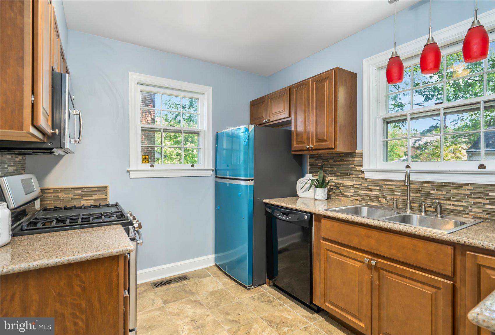 6513 Adelphi Road University Park, MD 20782 - Photo 20 of 55 Gallery Image 20