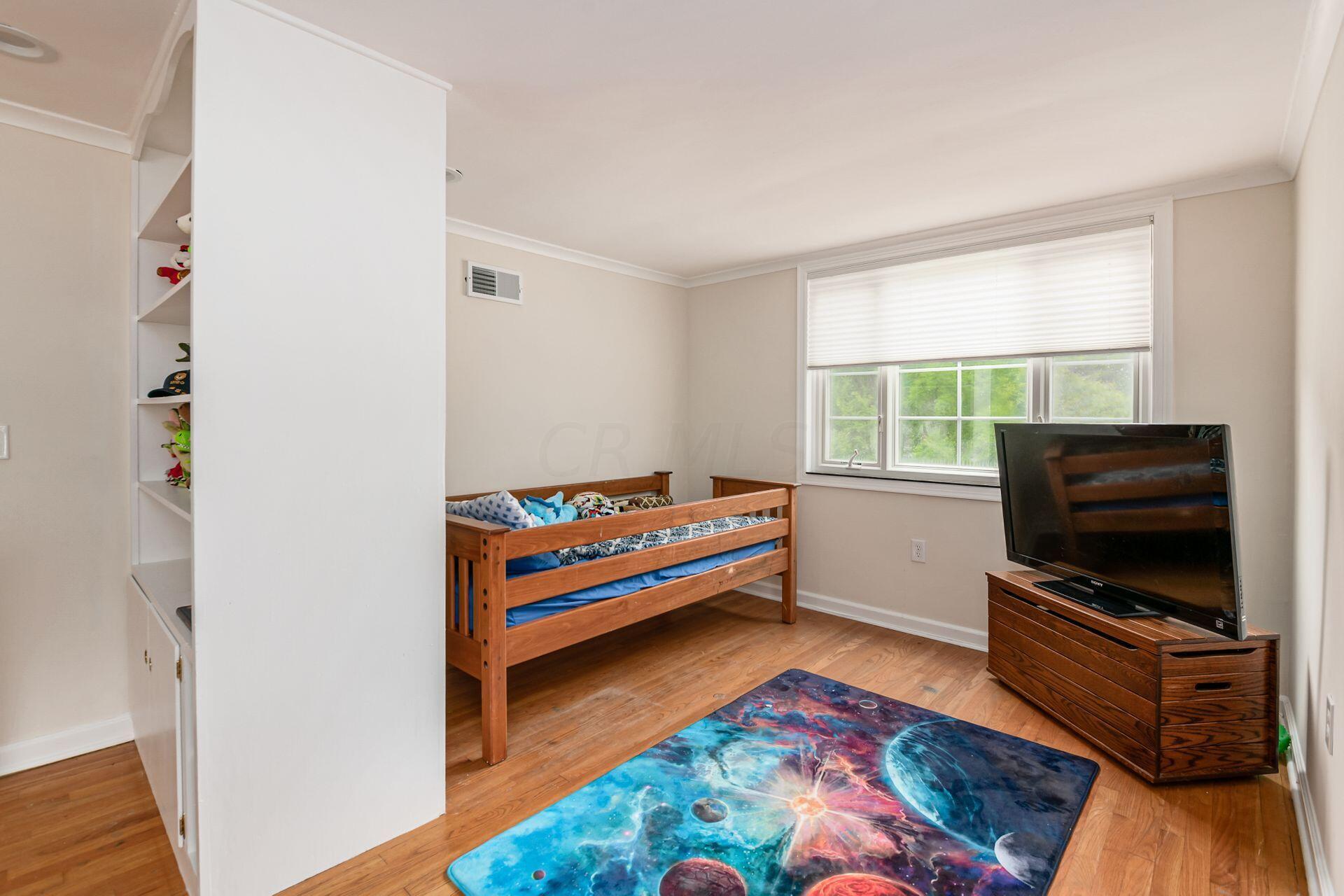 281 South Broadleigh Road Columbus, OH 43209 - Photo 37 of 44 041__L 281 S Broadleigh Rd116