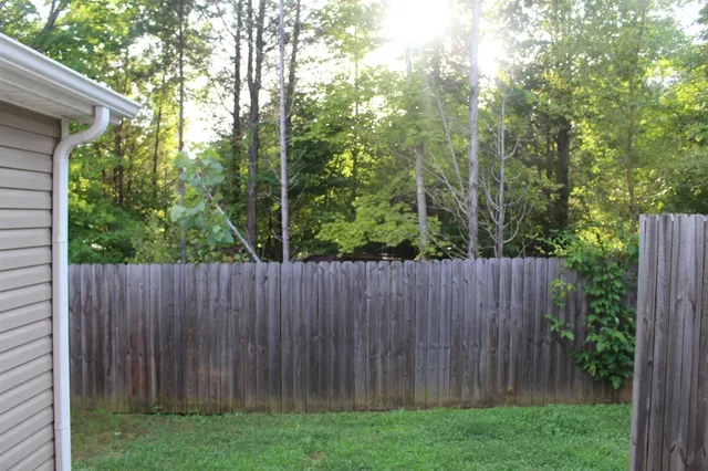 $995 | 2288 McCormick Lane, Unit A, Clarksville, TN 37040