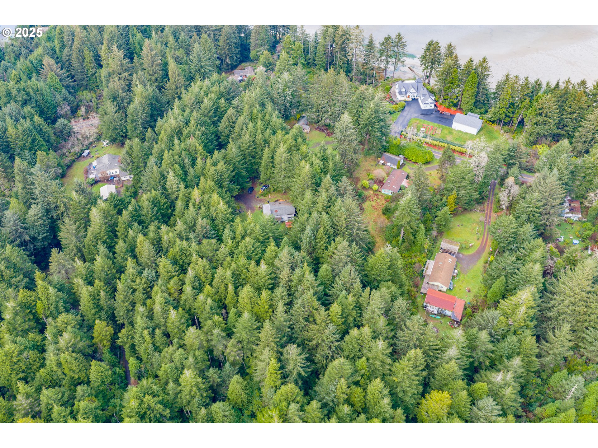 62299 Crown Point Road Coos Bay, OR 97420 - Photo 7 of 14 Gallery Image 7