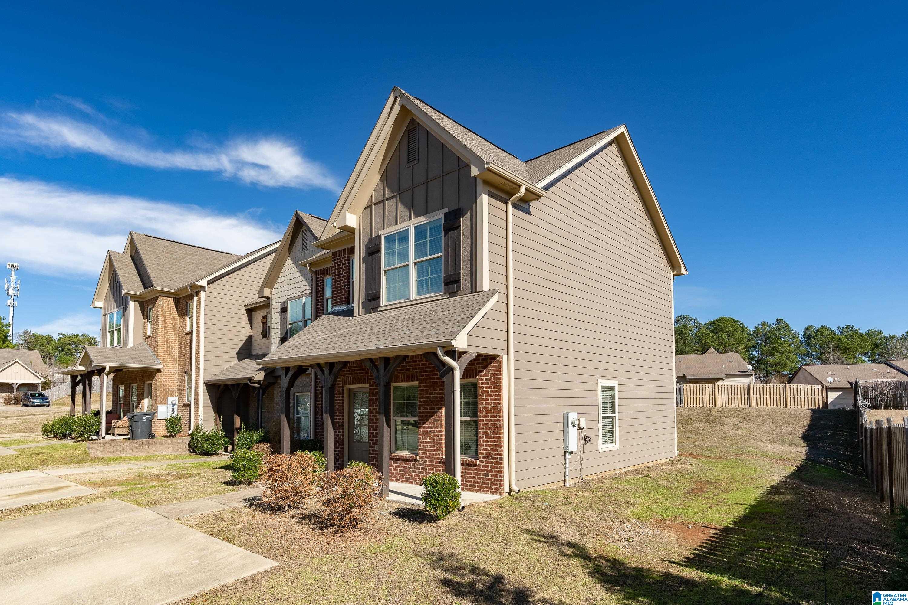 4383 Ridgemont Circle Birmingham, AL 35244 - Photo 2 of 25 Gallery Image 2