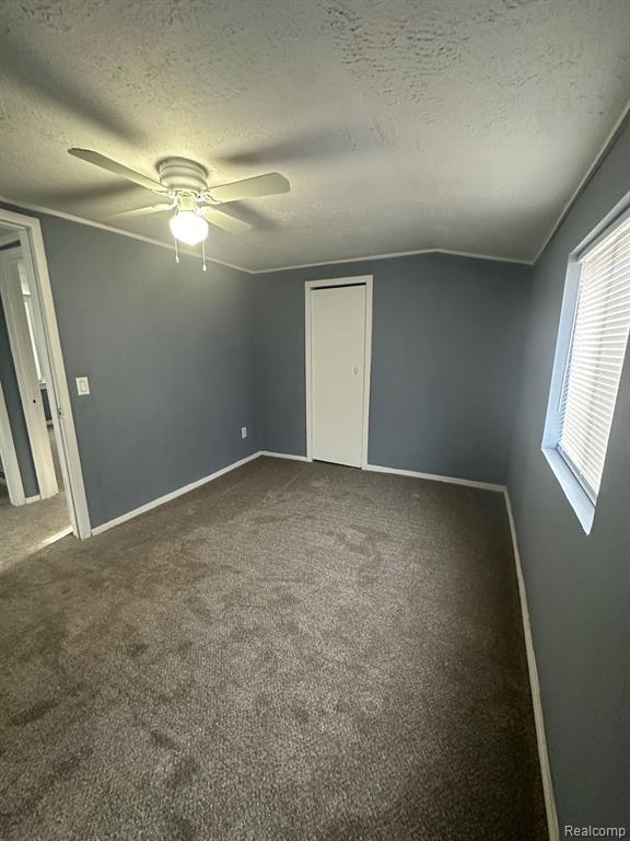 685 Kinney Road Pontiac, MI 48340 - Photo 13 of 33