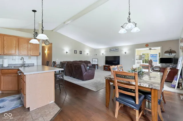 $575,000 | 3734 West 350th Street South, Kokomo, IN 46902