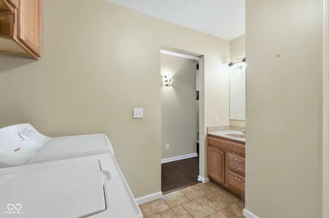 $575,000 | 3734 West 350th Street South, Kokomo, IN 46902