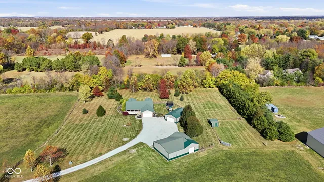 $575,000 | 3734 West 350th Street South, Kokomo, IN 46902