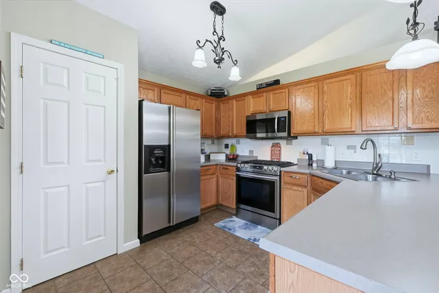 $575,000 | 3734 West 350th Street South, Kokomo, IN 46902