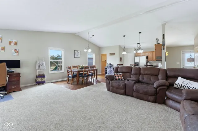 $575,000 | 3734 West 350th Street South, Kokomo, IN 46902