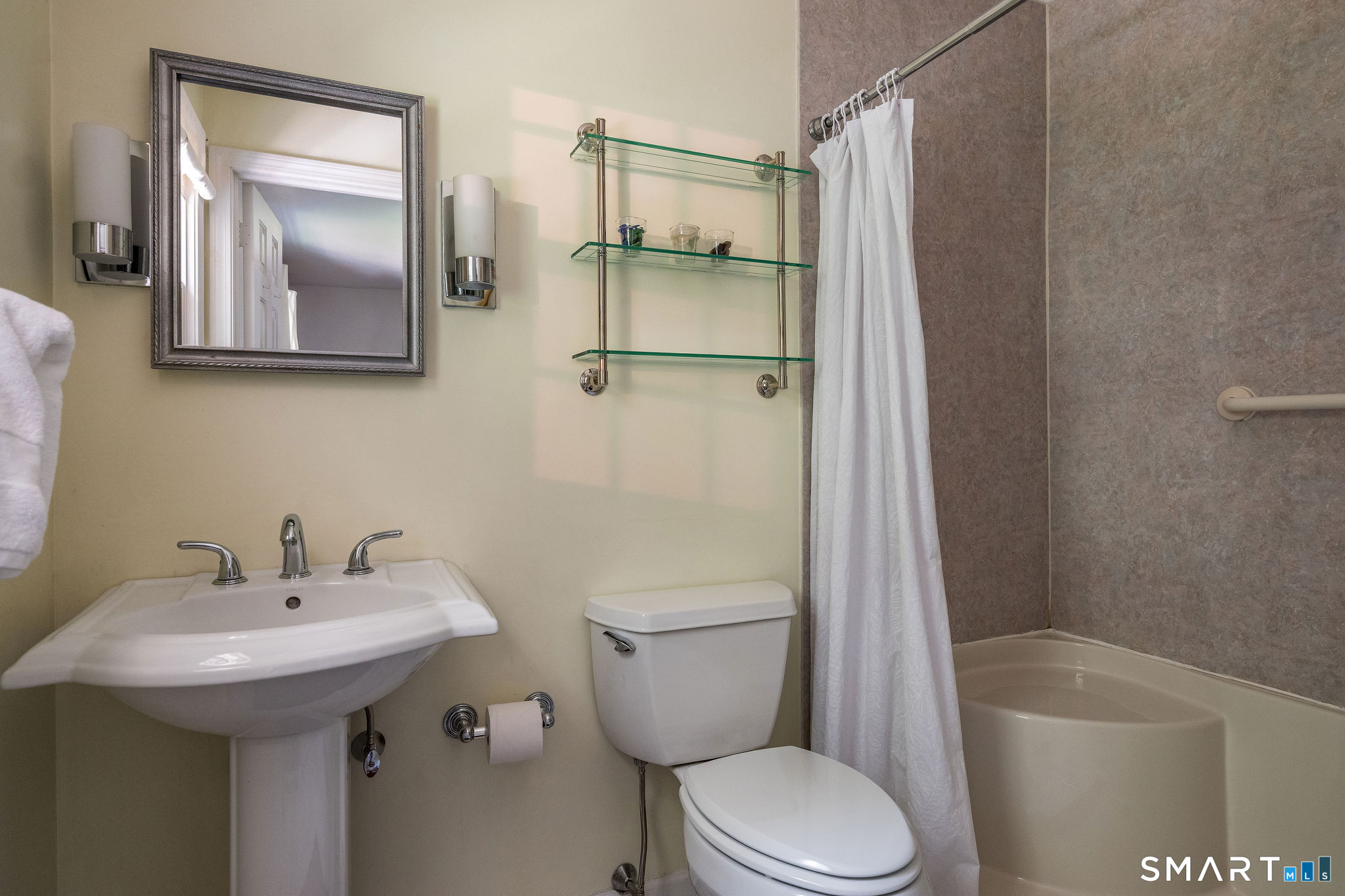 40 Hampshire Road, Unit 40 Madison, CT 06443 - Photo 19 of 32