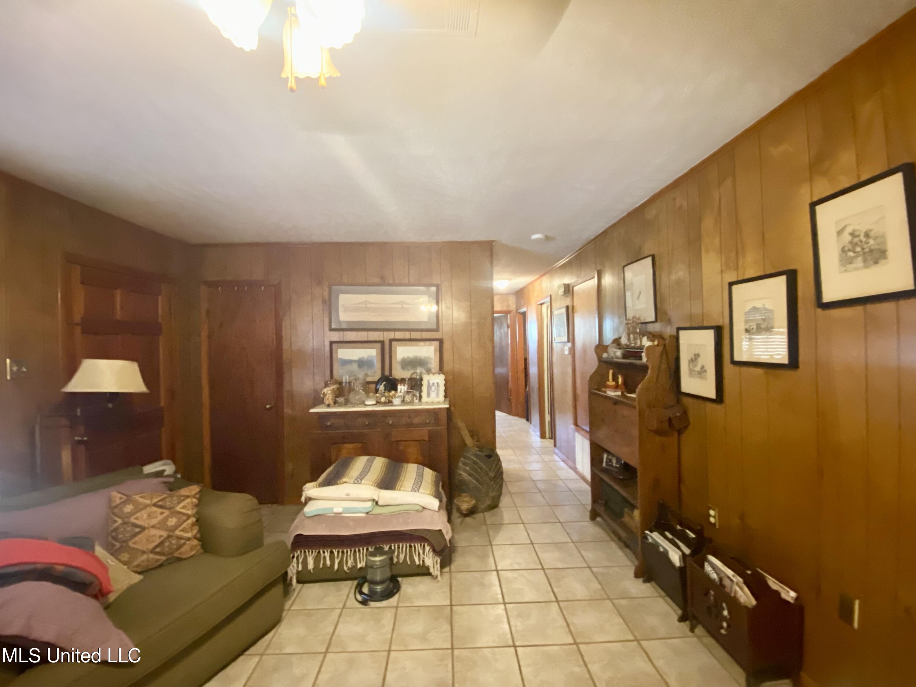 202 Dallas Street Crystal Springs, MS 39059 - Photo 6 of 28 IMG_4846