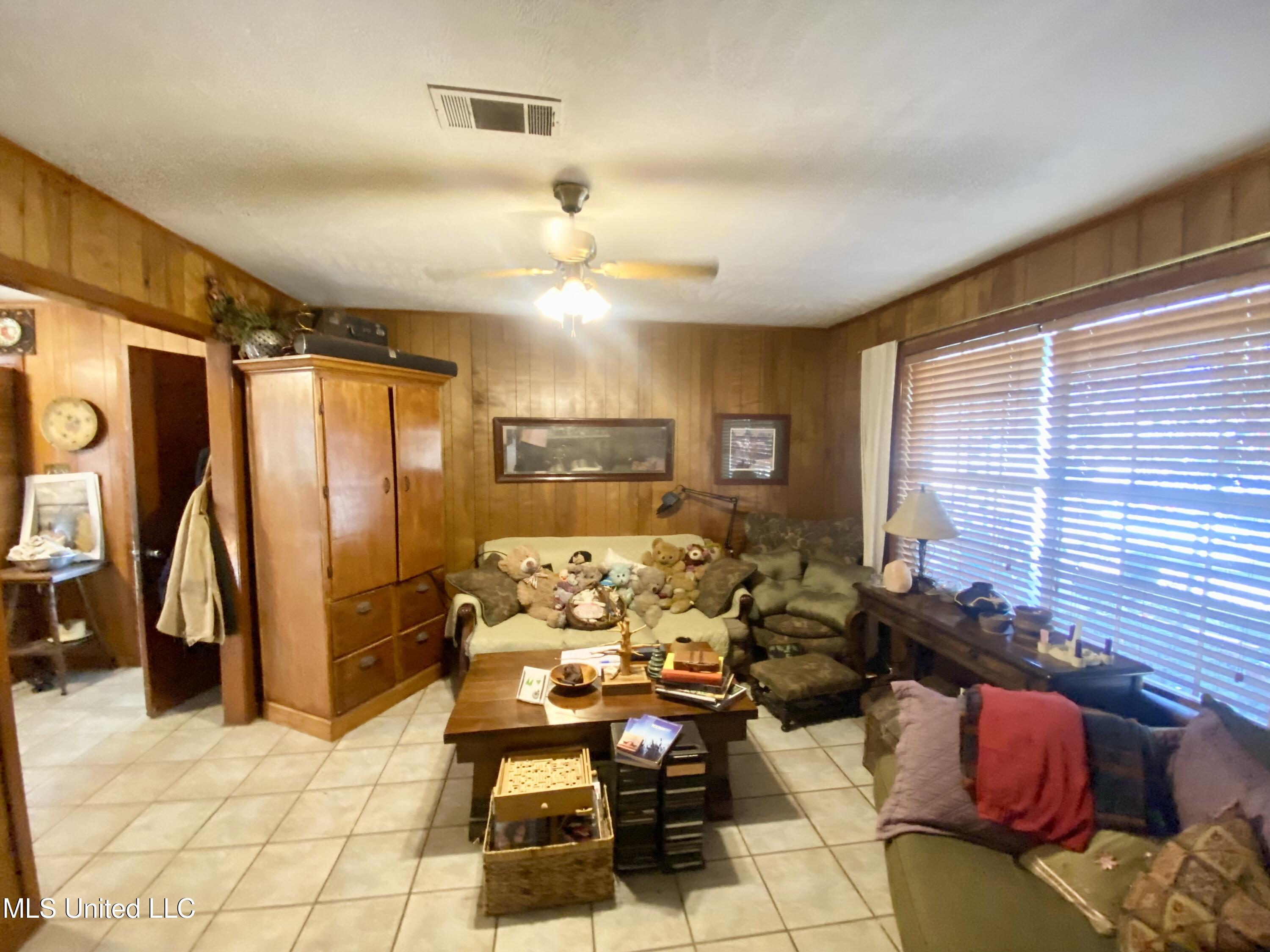 202 Dallas Street Crystal Springs, MS 39059 - Photo 7 of 28 IMG_4847