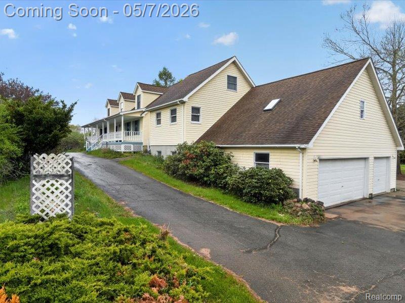 5081 Vines Road Howell, MI 48843 - Photo 4 of 77
