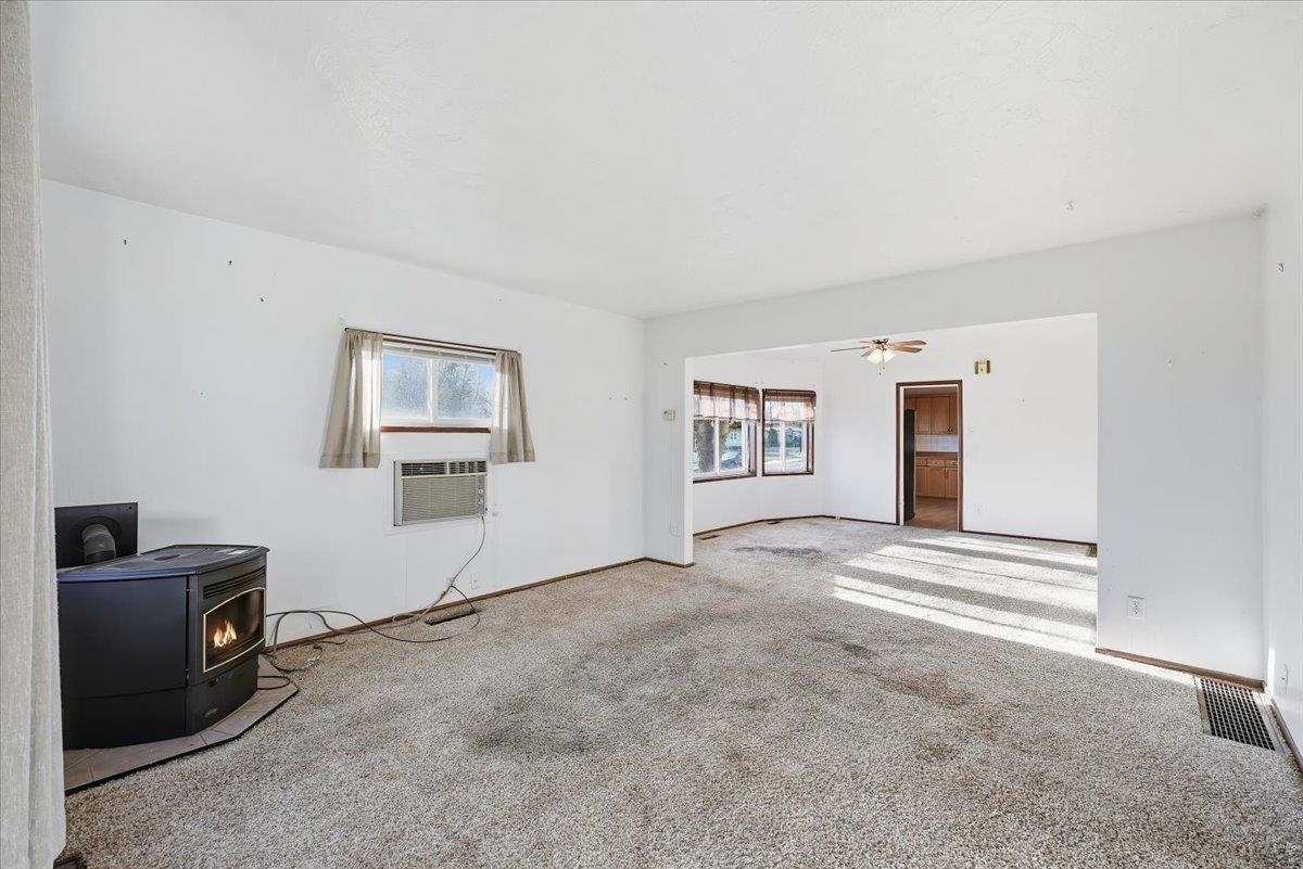 3303 North Stone Street Spokane, WA 99207 - Photo 4 of 20