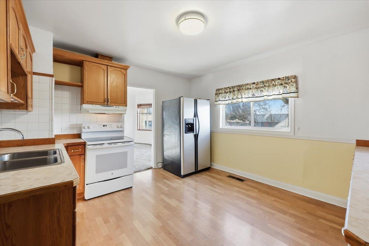 3303 North Stone Street Spokane, WA 99207 - Photo 6 of 20