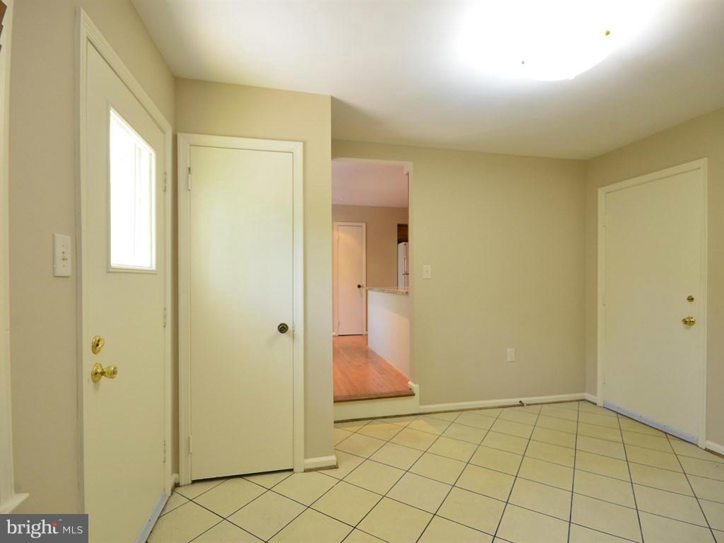 17 Pebble Ridge Court Potomac, MD 20854 - Photo 12 of 29 a view of an empty room