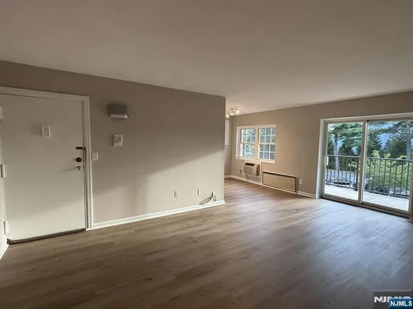 $390,000 | 550 Fairview Avenue, Unit 116, Westwood, NJ 07675