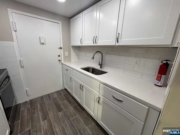 $390,000 | 550 Fairview Avenue, Unit 116, Westwood, NJ 07675