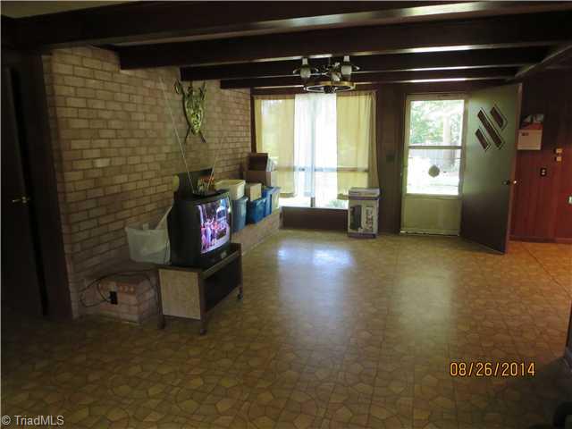 3019 West O Road West Randleman, NC 27317 - Photo 5 of 11 Den/Family/Great Room.