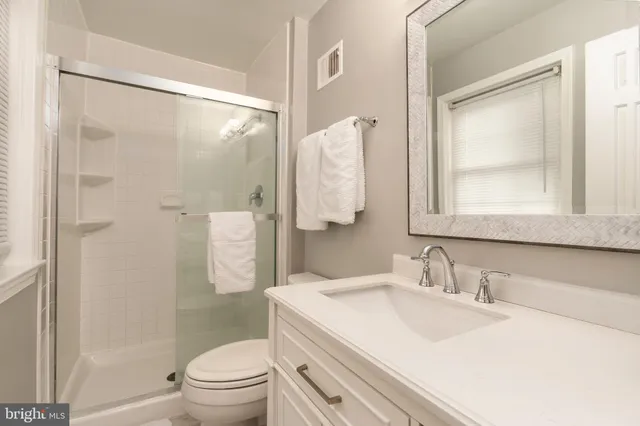 $845,000 | 5050 Bradley Boulevard, Unit 6, Chevy Chase, MD 20815